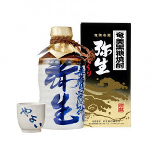 奄美でしか造れない黒糖焼酎「弥生とっくり」720ml A024-009 焼酎 30度 720ml 弥生焼酎醸造所 ロック お湯割り 奄美大島 奄美群島 常圧蒸留 鹿児島