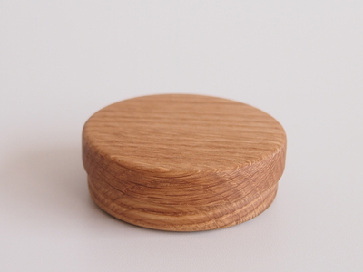 【シャーレ　オーク】持ち歩きにも便利な茶筒のような形状　国産　建彦木工　直径67mm×22mm【栃木県足利市】 F7Z-705