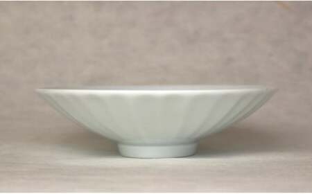 現代の名工 矢鋪與左衛門作【白磁しのぎ手 透過夏茶碗】有田焼 A300-48