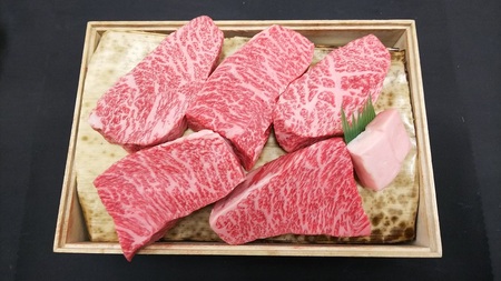 【桜八】「うねめ牛」A5等級ももステーキ 700g（140g×5枚） 牛肉 お肉 もも肉 