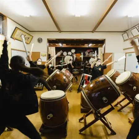 【楽土庵宿泊+越中いさみ太鼓見学付き】 夕朝食付;絹の部屋でやすらぎ、郷味和食を楽しむペア宿泊券_旅行券・チケット 宿泊券  _【1446927】