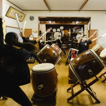 【楽土庵宿泊+越中いさみ太鼓見学付き】紙の部屋、夕朝食付「郷味(きょうみ)和食」ペア宿泊券_旅行券・チケット 宿泊券  _【1446929】