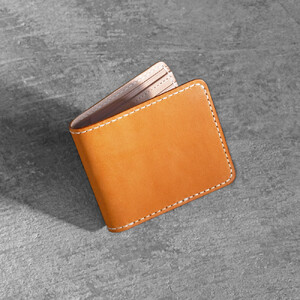 栃木レザー使用｜滑らか本革二つ折り財布｜Half wallet 01C｜キャメル｜minca（全7色）