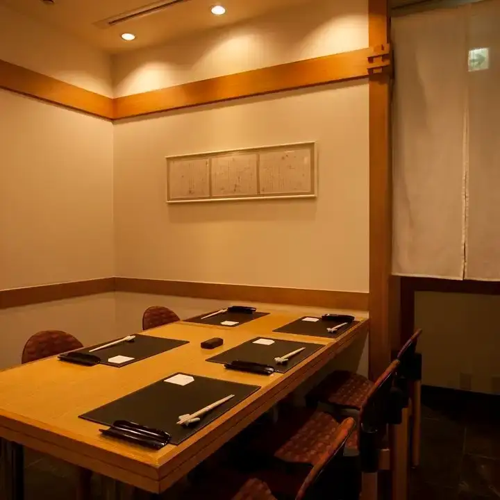 【新宿割烹 中嶋】30,000円分お食事券（ぐるなびセレクション） 0025-027-S05