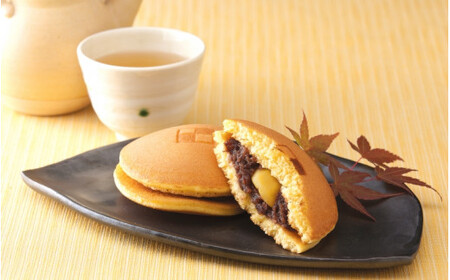 しっとりふっくりとした どら焼き（栗入り）10個入り / 和歌山 田辺市 スイーツ 和菓子 おやつ くり 栗 ギフト 贈答品 化粧箱 【ehs018】