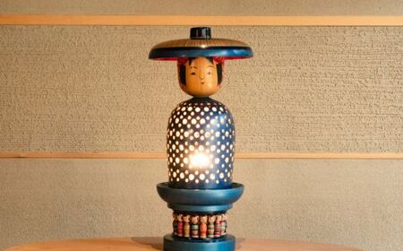 No.2840 土湯こけしのスタンドライト　陳野原幸紀作