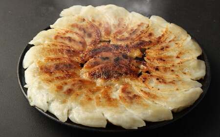麻行餃子 計約2kg たれ 2本 ラー油 1本付