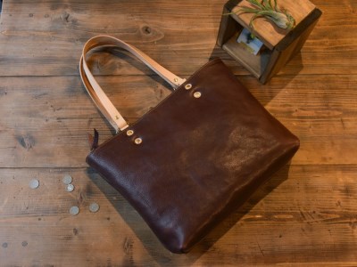 ハンドメイド　レザートートバッグ・名入れ可能【CC05W】