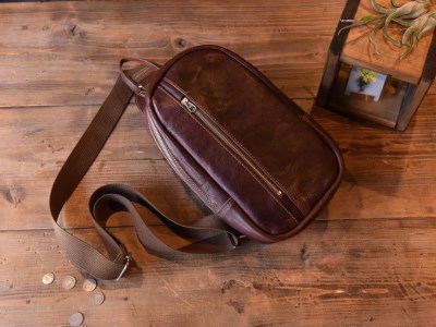 ハンドメイド　レザーワンショルダーバッグ・名入れ可能【CC06W】