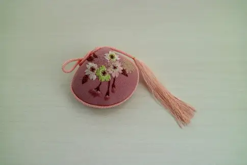 【加賀繍】（桜）貝合わせ　四季彩