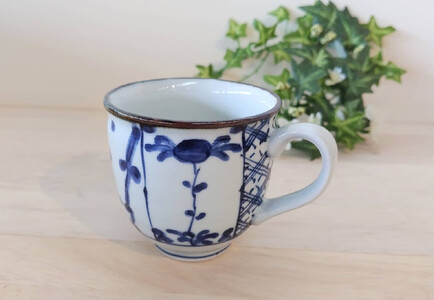 伊万里焼 古染地紋マグカップ 165-H1064