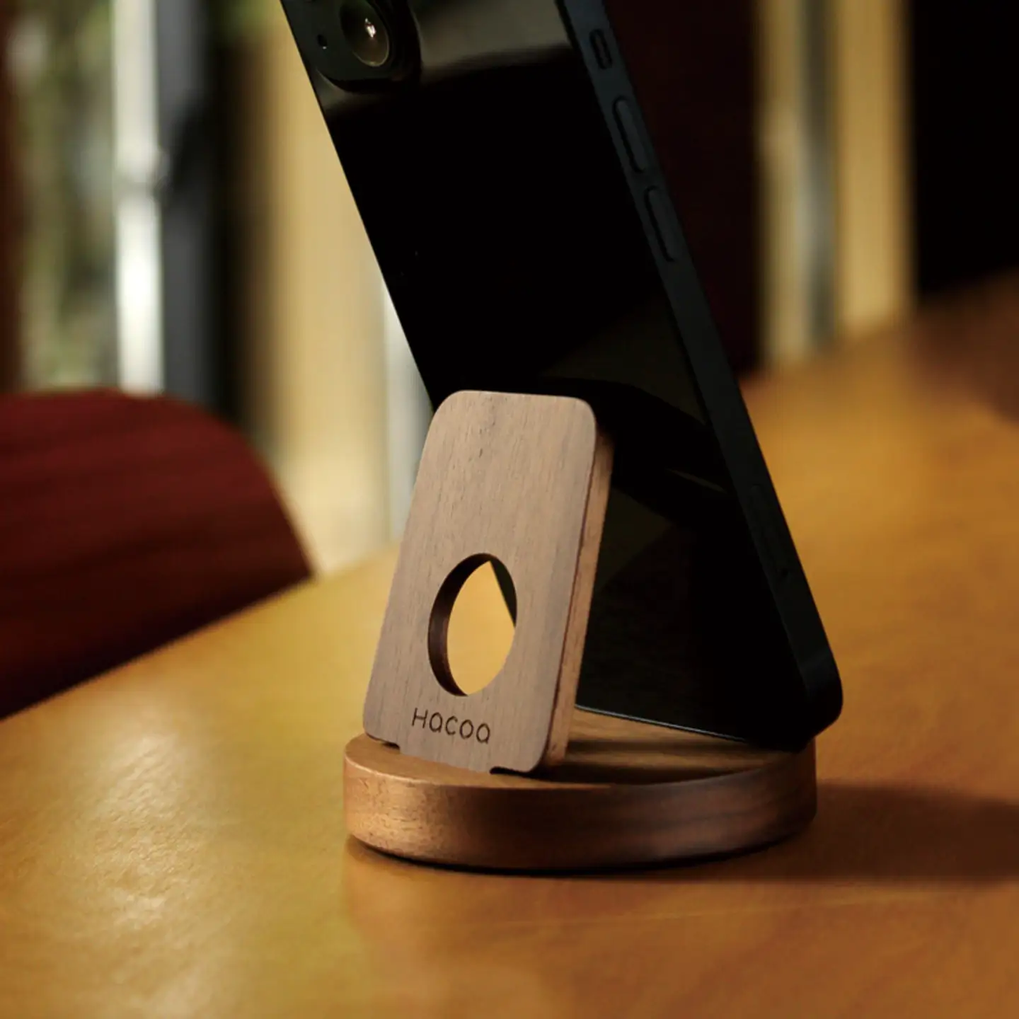 【Hacoa】汎用性高い木製スマートフォンスタンド ウォールナット 「Smartphone Stand」