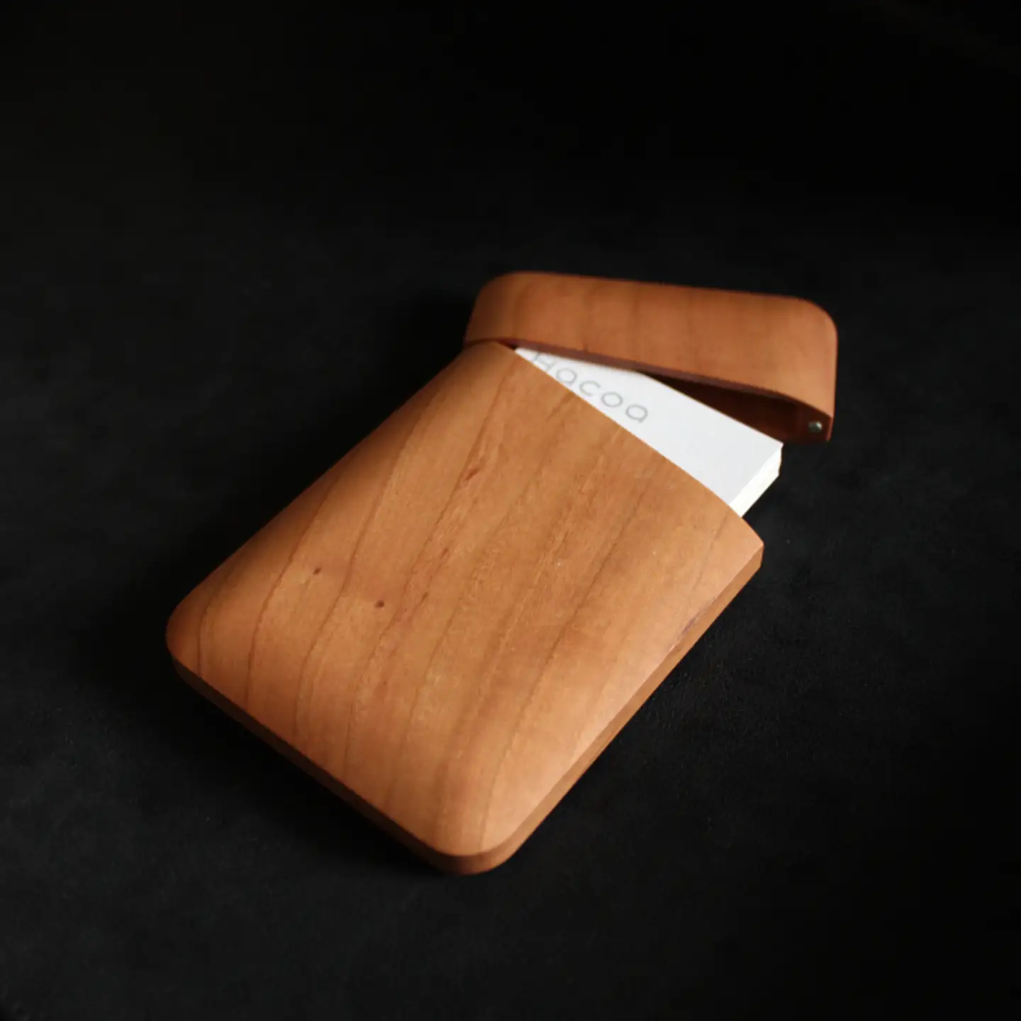 【Hacoa】おしゃれで美しいデザインの木製名刺入れ チェリー「Card Case Gentle」