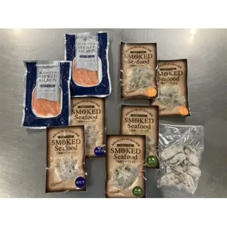 大粒の釜茹で牡蠣と燻製セット_魚介・海産物 牡蠣（カキ） 貝 かき  魚介・海産物   _【配送不可地域：離島・沖縄県】【1374944】