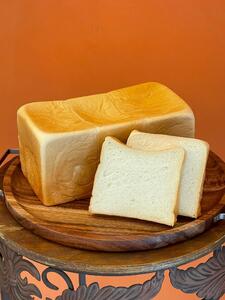 生食パンと山型食パンのセット（各1.5斤） AKK0001