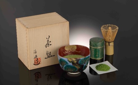 海鋒作清水焼抹茶碗セット(春香の昔40g、抹茶碗、茶せん)〈宇治抹茶 抹茶 お茶 茶 緑茶 粉末 セット 上質 茶道 抹茶碗 飲料 木箱 工芸品 日用品〉 飲料類 