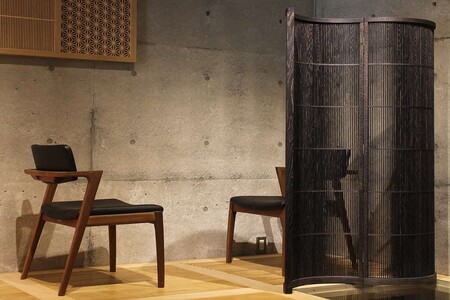 組子細工 衝立 「波」 2連 （栗・鉄水仕上げ）組子細工 組子 パーティション 工芸品 伝統工芸 木製 栗 曲げ組子 【031_1982】