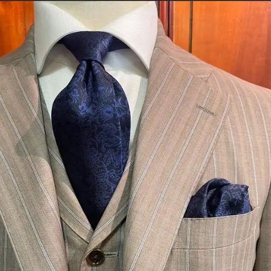 【美濃利】Makuakeで大好評！西陣織と京友禅が織りなす京都のネクタイ《ネイビー》