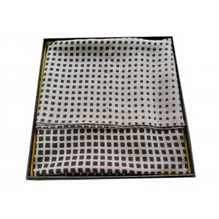 正絹ちりめん友禅風呂敷 マチルダ 黒_装飾品・工芸品  服飾小物 _【1550404】