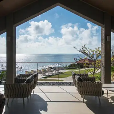 ふるさと納税宿泊ギフト券30000円×10枚セット【THE HIRAMATSU HOTELS & RESORTS 宜野座】 ひらまつ ホテルブランド 滞在型リゾート コバルトブルー 亜熱帯グリーン 朝日 自然 美食 居心地 マリンスポーツ 沖縄の海 旅行 記念日 贅沢 リゾートホテル 特別な くつろぎ 人気 至福 楽しみ