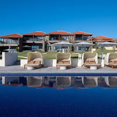 ふるさと納税宿泊ギフト券50000円×10枚セット【THE HIRAMATSU HOTELS & RESORTS 宜野座】 ひらまつ ホテルブランド 滞在型リゾート コバルトブルー 亜熱帯グリーン 朝日 自然 美食 居心地 マリンスポーツ 沖縄の海 旅行 記念日 贅沢 リゾートホテル 特別な くつろぎ 人気 至福 楽しみ