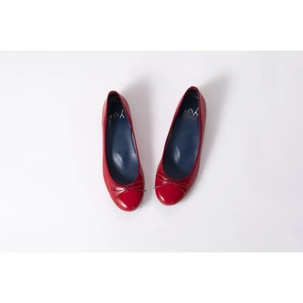 美脚に導く骨盤ケアシューズyui エナメル ダークレッド【サイズ24.0cm】