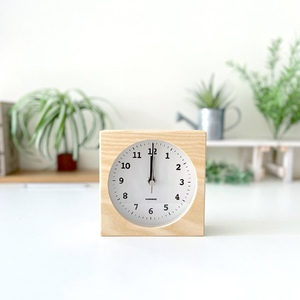 KATOMOKU dual use clock 4≪km-95NARC≫置き掛け兼用木枠電波時計　四角(ナチュラル)【A-98-N】