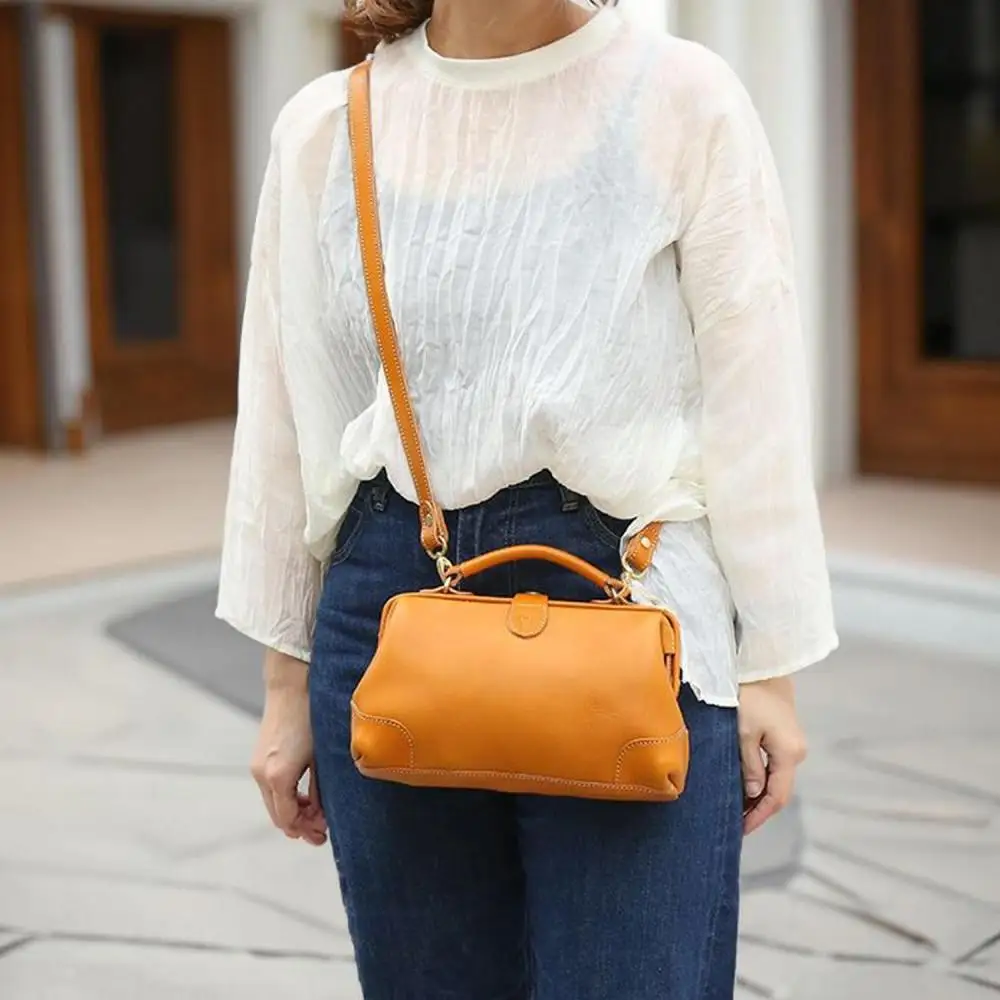 ＜カラー選択可能＞口枠ショルダーバッグ【福岡市内製造】 ブラック