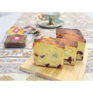 バターをたっぷり使用したパウンドケーキ　クランベリー&ホワイトチョコ　1本