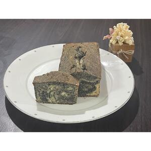 バターをたっぷり使用したパウンドケーキ　ごま　1本