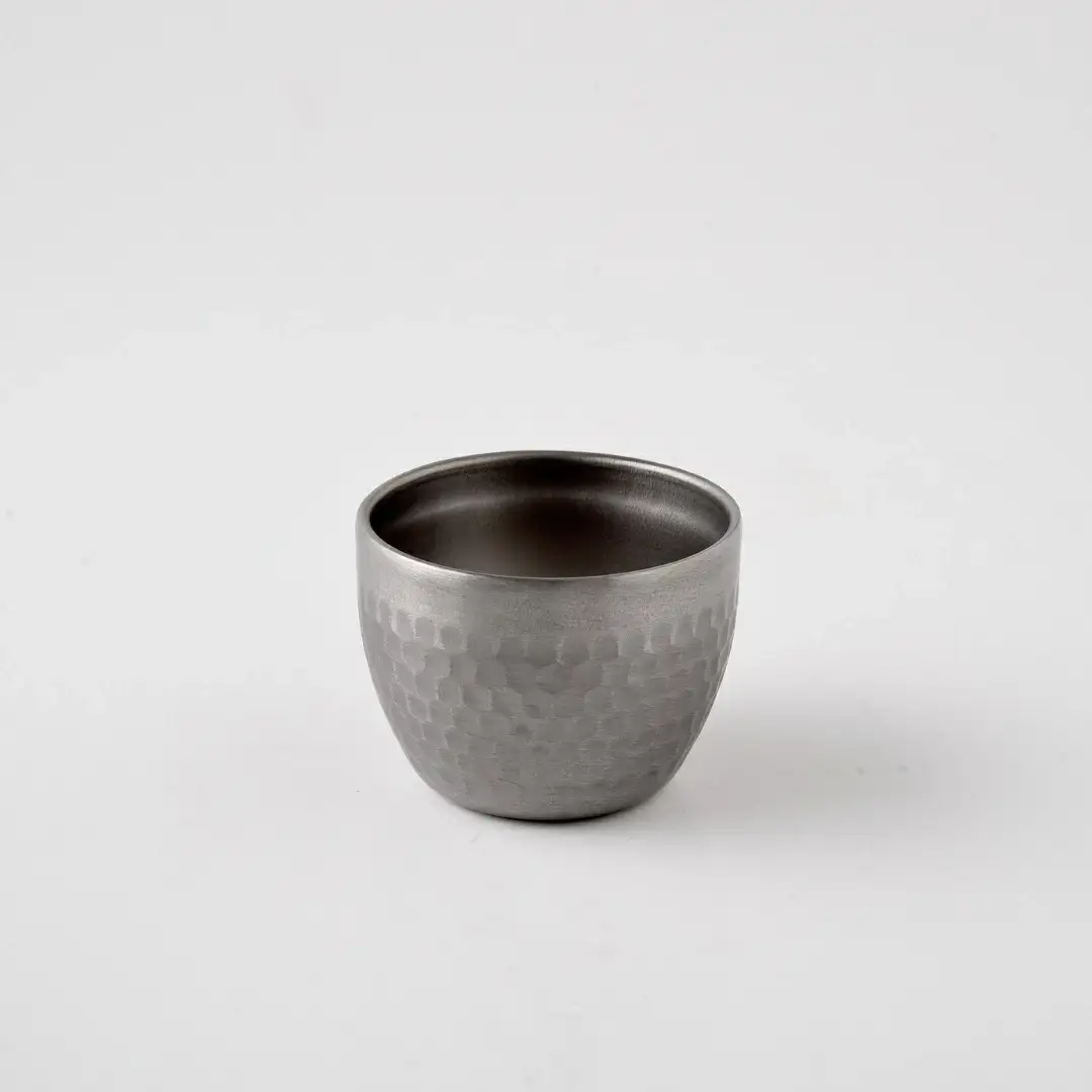チタン槌目ぐい呑み (二重構造) お猪口 酒器 燕三条製 アーネスト【013S102】