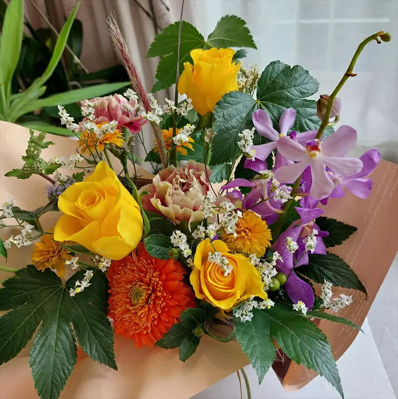 【定期便６ヵ月】季節の生花アレンジ　Sサイズ　６ヵ月連続でお届け 【 フラワー アレンジメント お花 ギフト プレゼント 贈り物 誕生日 お祝い 神奈川県 小田原市フラワー アレンジメント 】