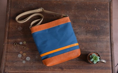 ハンドメイド　八幡帆布鞄　ショルダーバッグ　タテ型　琵琶湖ブルー　名入れ可【CC09W】