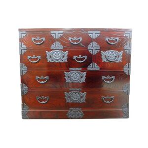 岩谷堂箪笥 白百合2号箪笥 1台 伝統工芸品 家具 インテリア 箪笥 タンス チェスト 和家具 和モダン 収納 木製 漆 南部鉄器金具 職人 手作り 逸品 高級家具 リビング 応接室 盛岡名産 欅 ケヤキ 日本製 整理 引き出し 整理整頓 伝統 岩手県 盛岡市 東北 岩手 盛岡 有限会社 中千家具製作所
