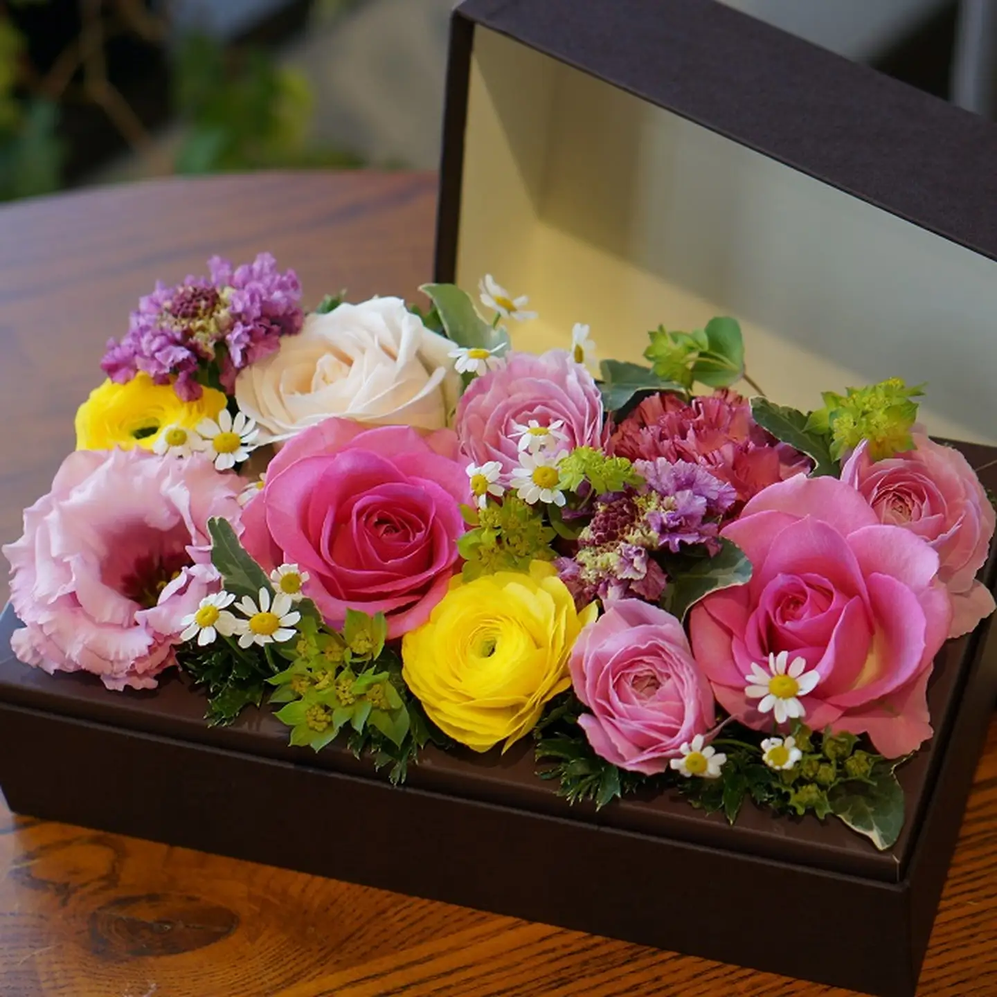 季節の生花のフラワーボックス：B160-019