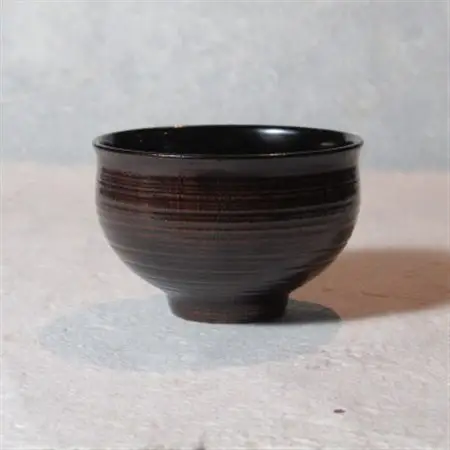器而庵　ぐいのみ　黒_装飾品・工芸品  陶器・漆器 _【配送不可地域：離島・沖縄県】【1584182】