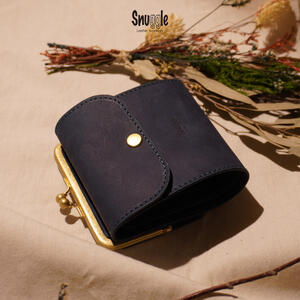 【4色展開】がま口ミドルウォレット　革小物　ハンドメイド　手縫い　一点物　財布　スナッグルレザー 赤茶