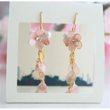 さくら舞うピアス_装飾品・工芸品 ピアス・イヤリング アクセサリー _【1600909】
