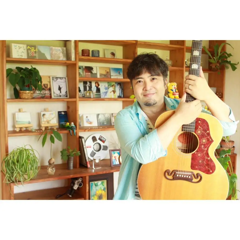 白浜町出身のミュージシャン・古家学があなたのためにオリジナルソングを制作！