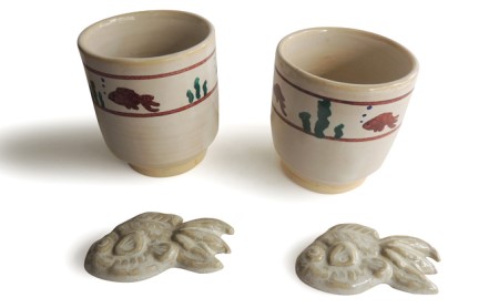 金魚絵湯呑2客と金魚箸置2客 民芸品 工芸品 食器 