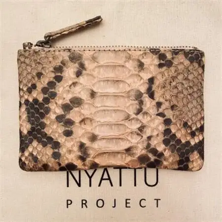 NYATTU PROJECT 天然パイソン(ヘビ革)フラグメントケース(ポーチ)ピンクマダラ【1615447】
