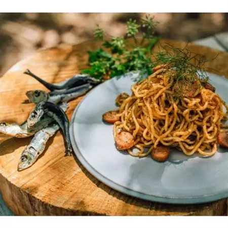 煮干香るナポリタン「ニボリタン」2食、煮干香るキーマカレー「ニボキーマカレー」2食(計4食)セット【配送不可地域：離島】【1328645】