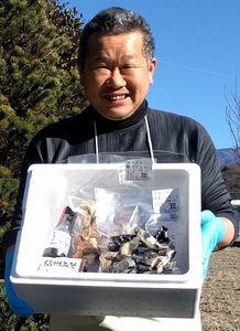 地元 ブランド 青山さんのやわらか 牛黒ミノ (約300g) & 豚白モツ (約300g) & 松岡屋 麹味噌 ・ 醤油 | 牛黒ミノ 豚白モツ 味噌 醤油 だし醤油 ミノ モツ やわらかい 長野県 信州 南信州 飯田