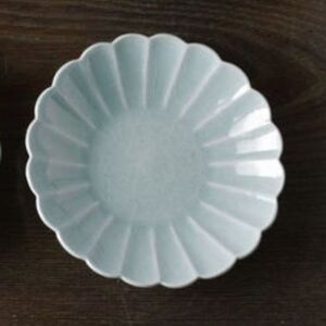 砥部焼 菊型皿セット（直径約17cm×2枚） 水色 【ふるさと納税 人気 おすすめ ランキング 食器 皿 お皿 砥部焼 おさら 陶芸 和食 洋食 手作り おしゃれ かわいい 愛媛県 伊方町 送料無料】 IKTS011-6