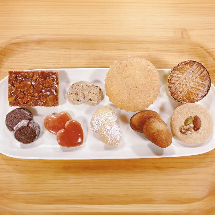 焼き菓子　詰め合わせ 焼き菓子 詰め合わせ セット 計16袋（全9種類） [グリュックリッヒ 長崎県 東彼杵町 hs42bag440000]