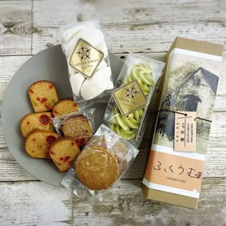 【ラトリエサクラ】ふくうむ8個入りと焼菓子セット【配送不可地域：離島】【1625887】