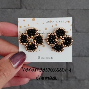 ビーズ 刺繍 お花 :ピアス 黒 ジュエリー アクセサリー chiimade