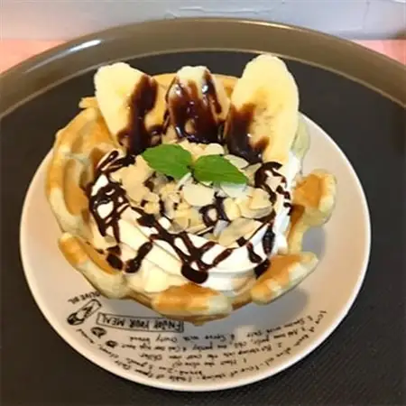 カフェ シュエット【オリジナルワッフル】引換券(3枚)_お食事券 食事券 チケット 体験 体験型 飲食店 観光 旅行 北海道 釧路町 釧路超 特産品 _【1089113】