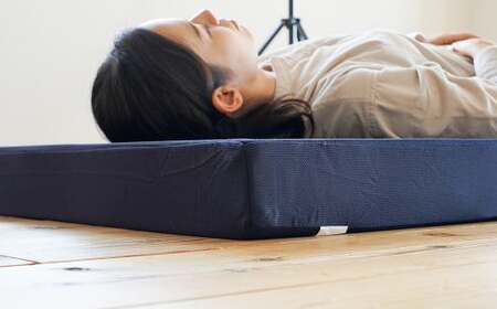 【ネイビー】【シングル】三つ折り 高反発・低反発リバーシブル マットレス 厚さ約10cm 《MSハイブリッド》寝具 敷き布団 岡山県 倉敷市