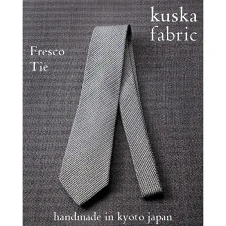 【手織りネクタイ】ホワイトグレー フレスコタイ kuskafabric  京都・丹後のシルク織物_装飾品・工芸品 ネクタイ・ベルト 服飾小物 _【1080340】